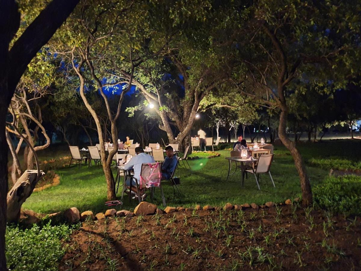 Golden Impalas Bush Resort Hammanskraal Bagian luar foto