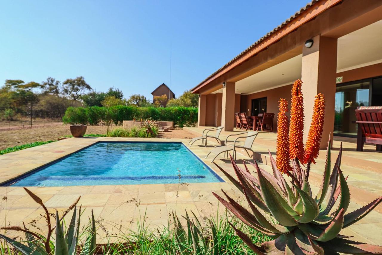 Golden Impalas Bush Resort Hammanskraal Bagian luar foto