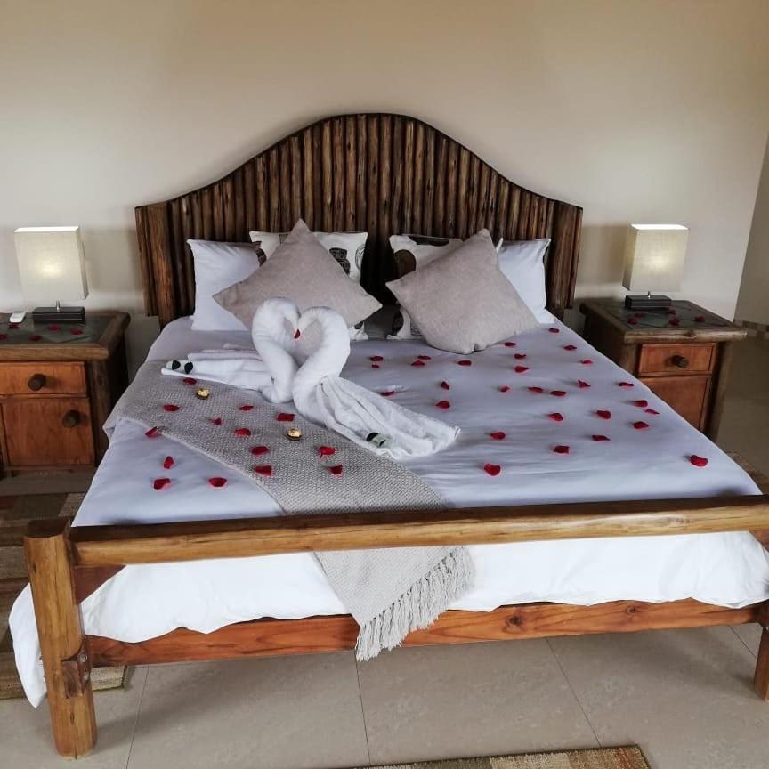 Golden Impalas Bush Resort Hammanskraal Bagian luar foto